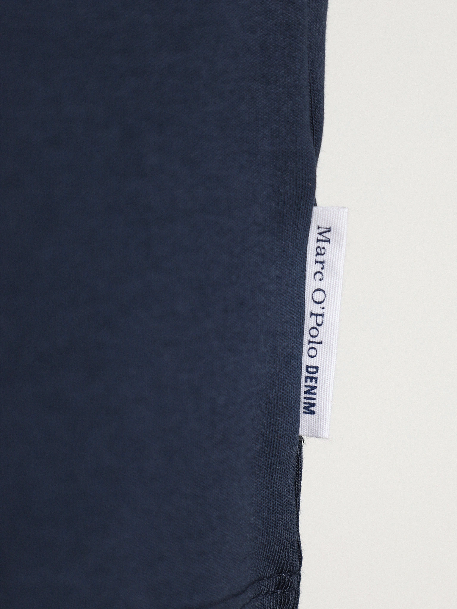 Футболка темно-синего цвета из смесового хлопка